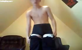 Cute teen boy wanking video • Webcam Twinks