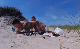 They fuck at the beach
