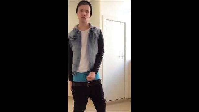 Sagging, jacking and cumming at college_VP8