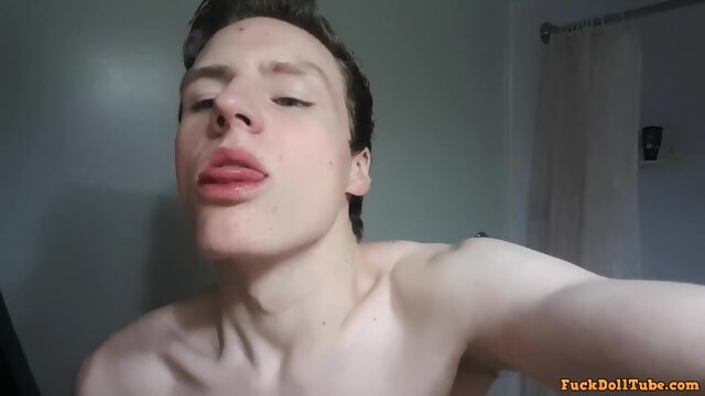 Skinny guy jerking off