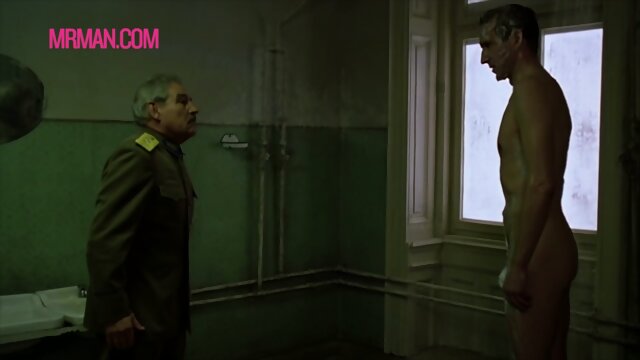 Muscle fellas in threeway