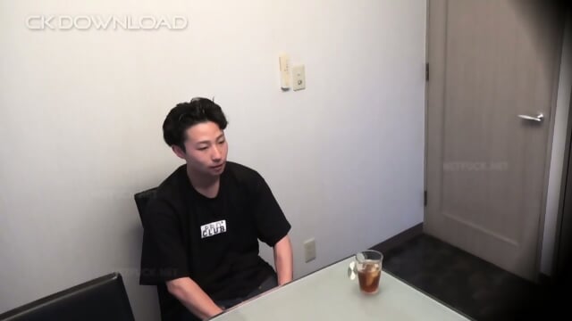 Pretty stud Stud Sucks Cock