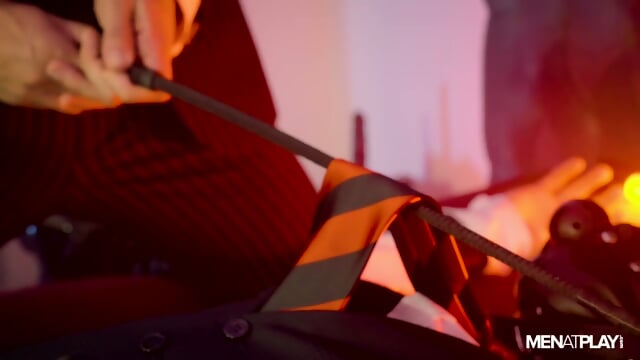 Muscle Daddy Breeds Hung Stud's Tight Ass, Cumming Hard