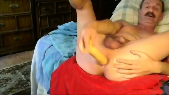 Bear's Thick Dick Stretches His Asshole