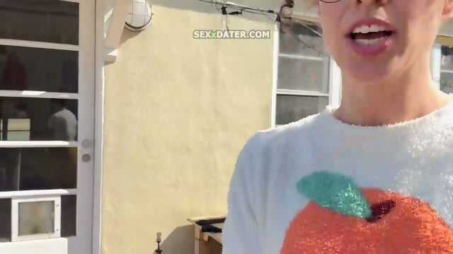 Stepmom Fucks Hung Guy, Gets Breed and Cum