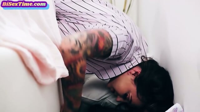 Hot gamer boy cumming